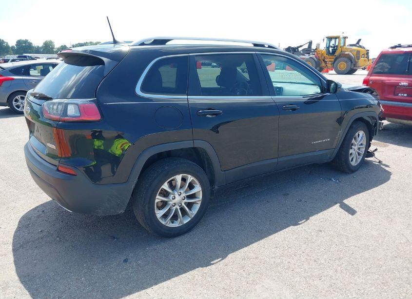 Photo 4 of 2019 Jeep Cherokee LATITUDE FWD (VIN 1C4PJLCX2KD307705)