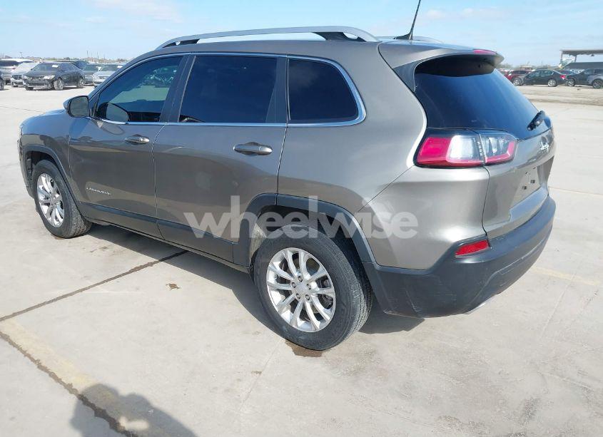Photo 3 of 2019 Jeep Cherokee LATITUDE (VIN 1C4PJLCX2KD318901)