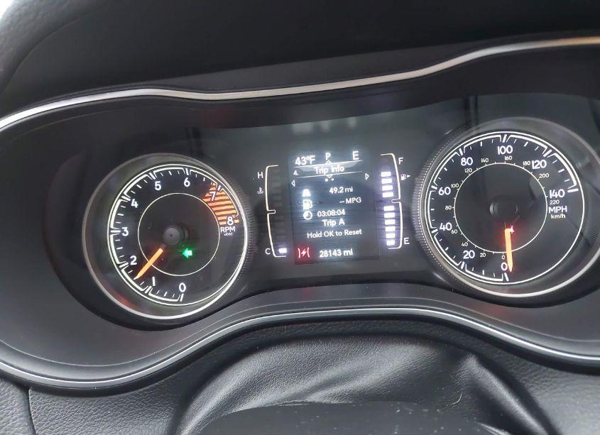 Photo 7 of 2019 Jeep Cherokee LATITUDE FWD (VIN 1C4PJLCX3KD241150)