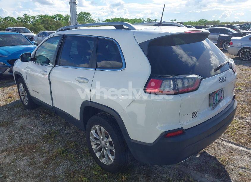 Photo 3 of 2019 Jeep Cherokee LATITUDE FWD (VIN 1C4PJLCX3KD242282)