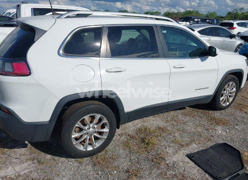 Photo 4 of 2019 Jeep Cherokee LATITUDE FWD (VIN 1C4PJLCX3KD242282)