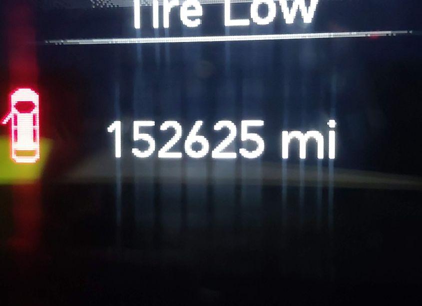 Photo 16 of 2019 Jeep Cherokee LATITUDE FWD (VIN 1C4PJLCX3KD340566)