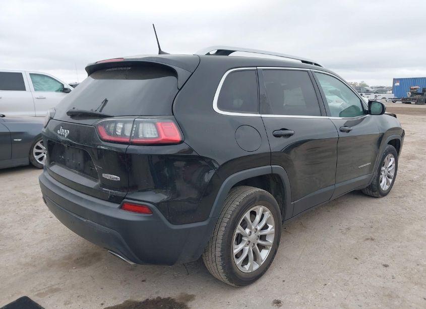 Photo 4 of 2019 Jeep Cherokee LATITUDE FWD (VIN 1C4PJLCX3KD340566)