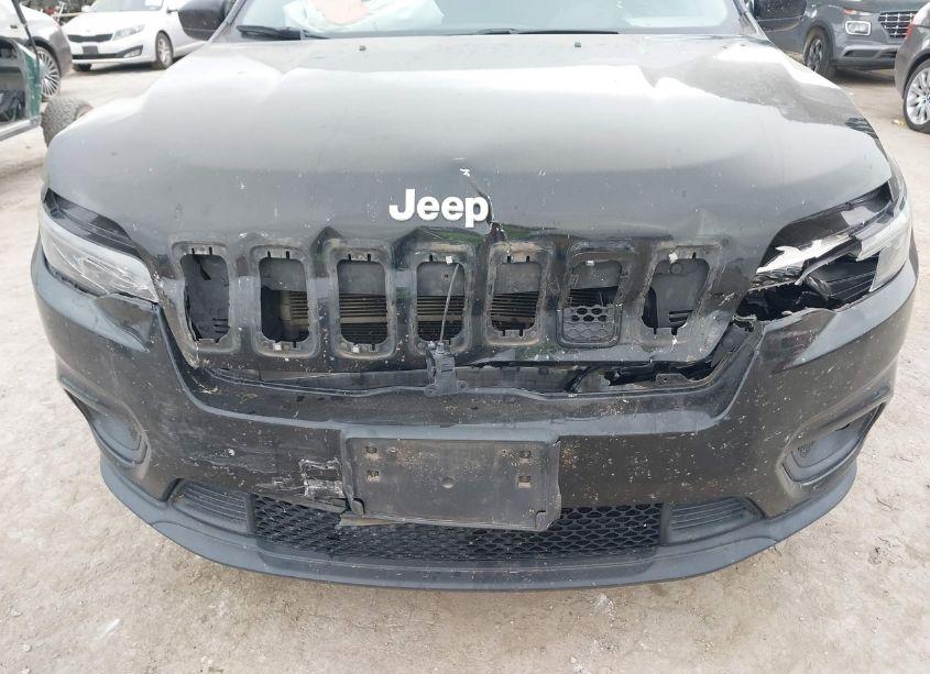 Photo 6 of 2019 Jeep Cherokee LATITUDE FWD (VIN 1C4PJLCX3KD340566)