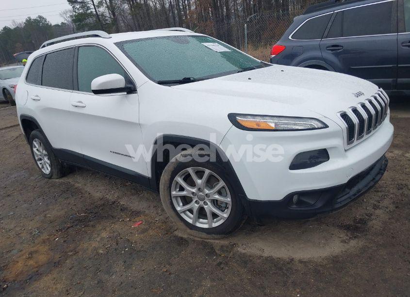 2018 Jeep Cherokee LATITUDE FWD (VIN 1C4PJLCX8JD551695) main photo