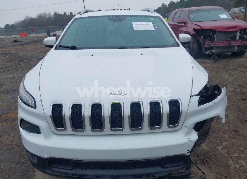 Photo 13 of 2018 Jeep Cherokee LATITUDE FWD (VIN 1C4PJLCX8JD551695)