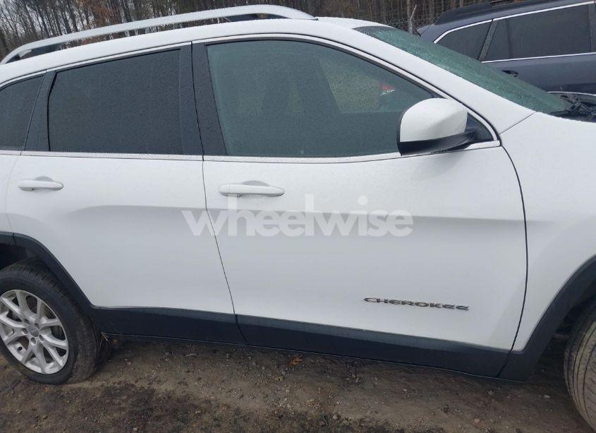 Photo 14 of 2018 Jeep Cherokee LATITUDE FWD (VIN 1C4PJLCX8JD551695)