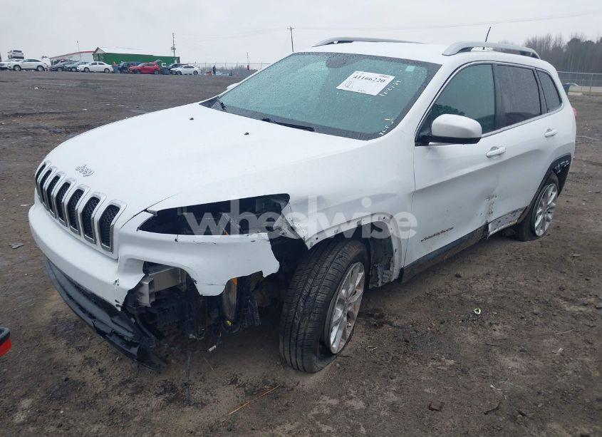 Photo 2 of 2018 Jeep Cherokee LATITUDE FWD (VIN 1C4PJLCX8JD551695)