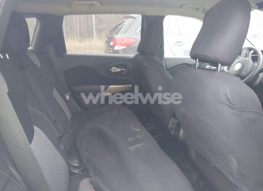 Photo 8 of 2018 Jeep Cherokee LATITUDE FWD (VIN 1C4PJLCX8JD551695)