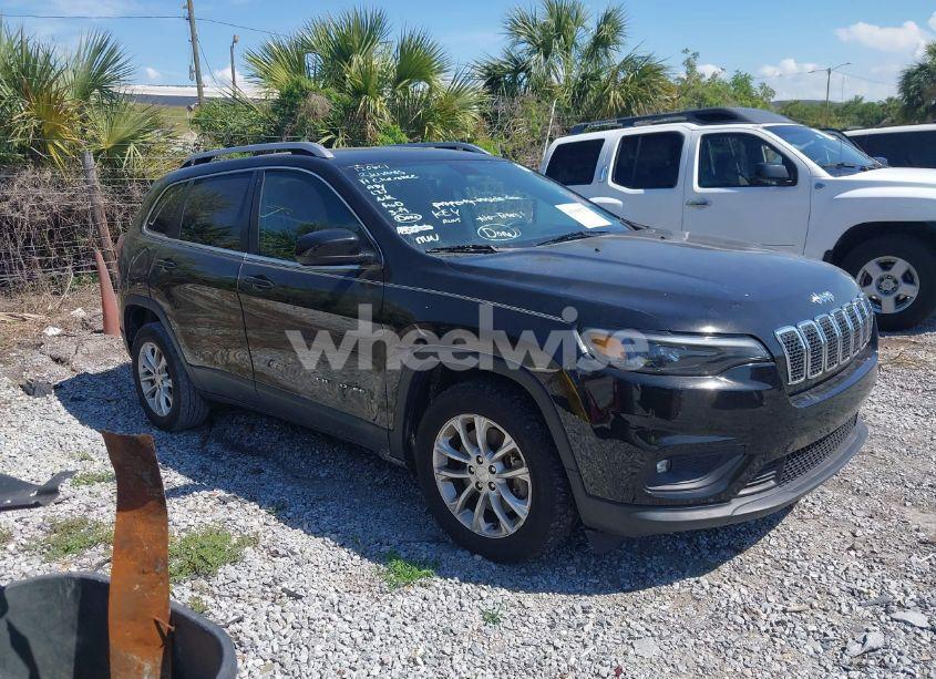 2019 Jeep Cherokee LATITUDE FWD (VIN 1C4PJLCX8KD120601) main photo