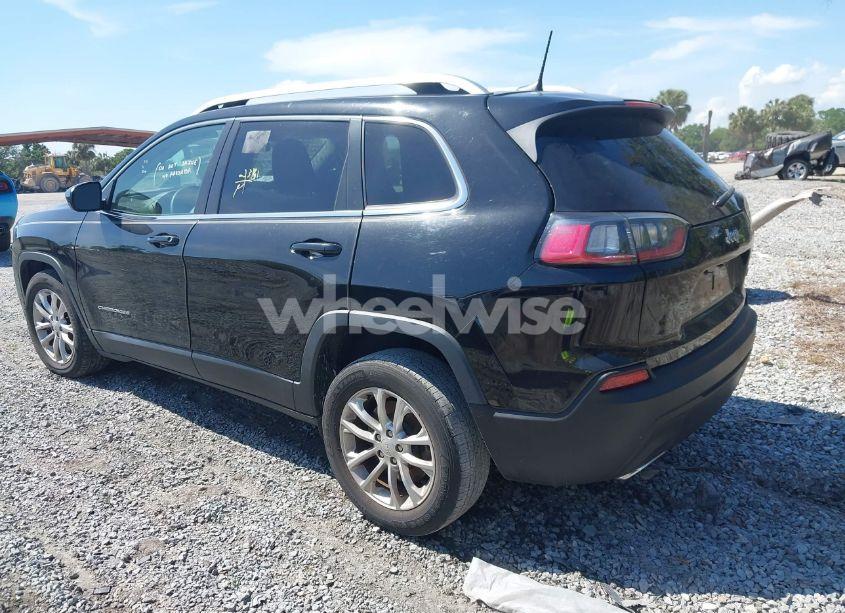 Photo 3 of 2019 Jeep Cherokee LATITUDE FWD (VIN 1C4PJLCX8KD120601)
