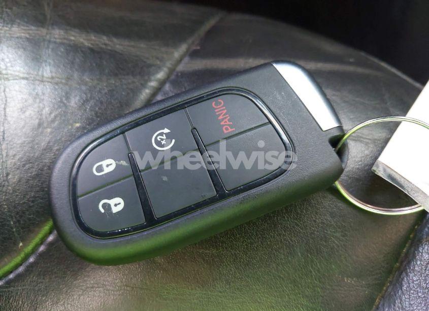 Photo 11 of 2015 Jeep Cherokee LIMITED (VIN 1C4PJLDB0FW516471)