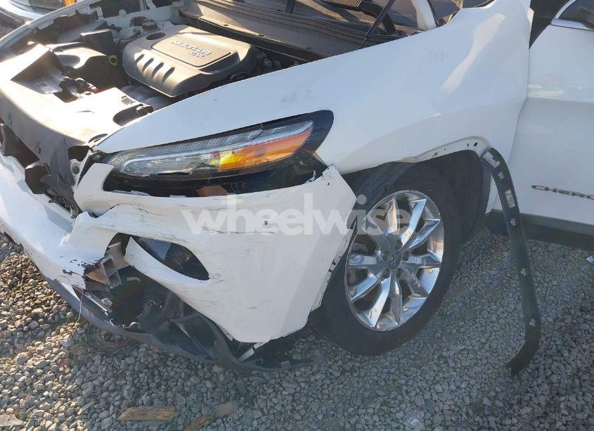 Photo 6 of 2017 Jeep Cherokee LIMITED FWD (VIN 1C4PJLDB0HW516571)