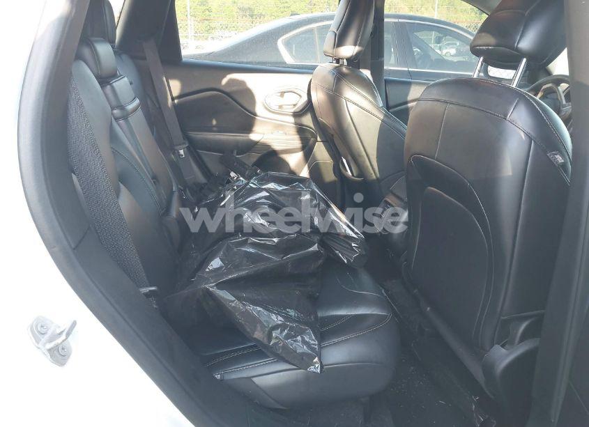 Photo 8 of 2017 Jeep Cherokee LIMITED FWD (VIN 1C4PJLDB0HW516571)