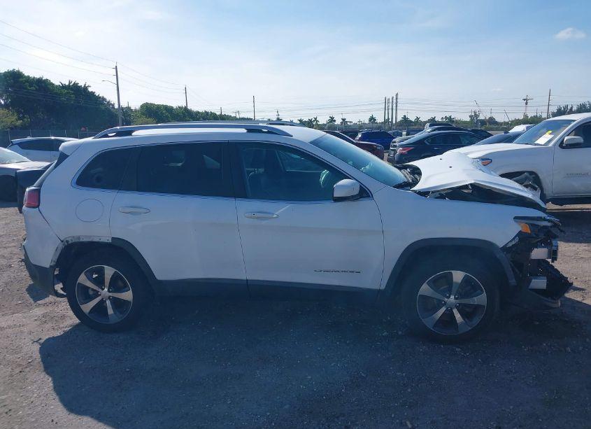 Photo 13 of 2019 Jeep Cherokee LIMITED FWD (VIN 1C4PJLDB0KD325249)
