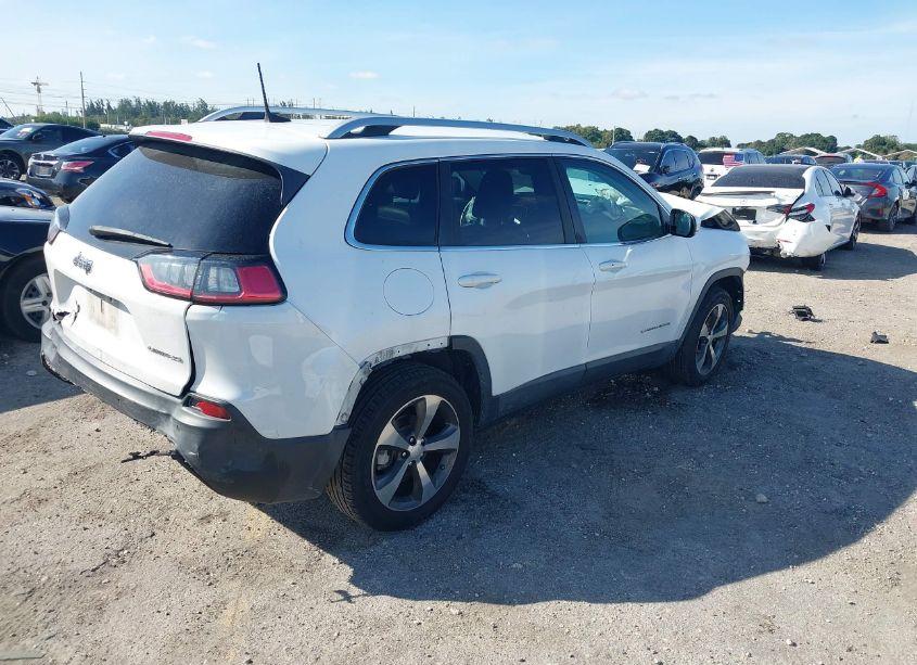 Photo 4 of 2019 Jeep Cherokee LIMITED FWD (VIN 1C4PJLDB0KD325249)
