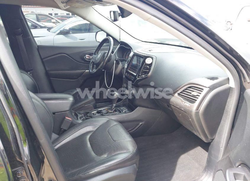 Photo 5 of 2020 Jeep Cherokee LIMITED FWD (VIN 1C4PJLDB0LD560770)