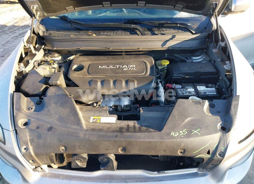 Photo 10 of 2015 Jeep Cherokee LIMITED (VIN 1C4PJLDB1FW517970)