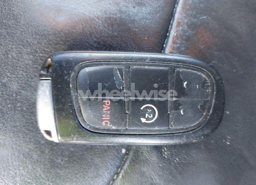 Photo 11 of 2015 Jeep Cherokee LIMITED (VIN 1C4PJLDB1FW517970)