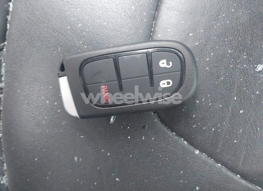 Photo 11 of 2015 Jeep Cherokee LIMITED (VIN 1C4PJLDB1FW708157)