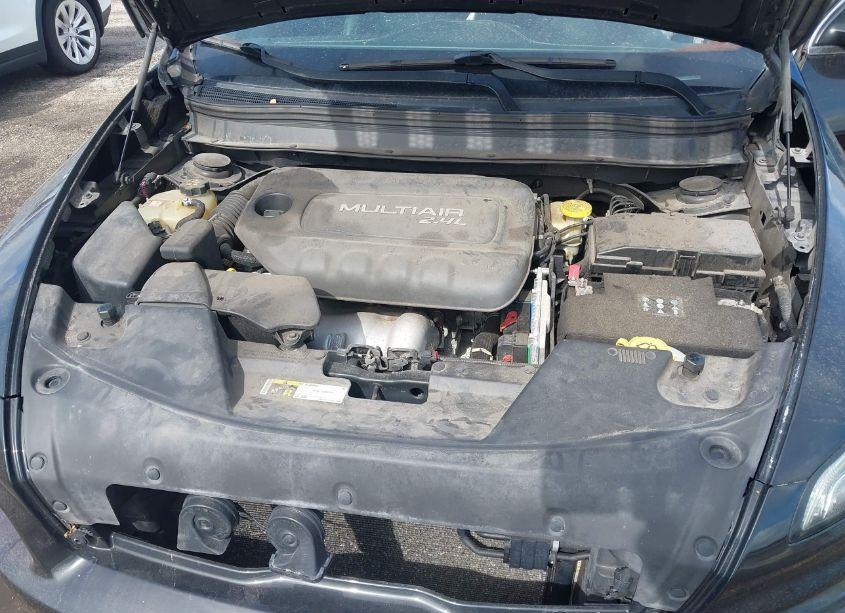 Photo 10 of 2015 Jeep Cherokee LIMITED (VIN 1C4PJLDB1FW731387)