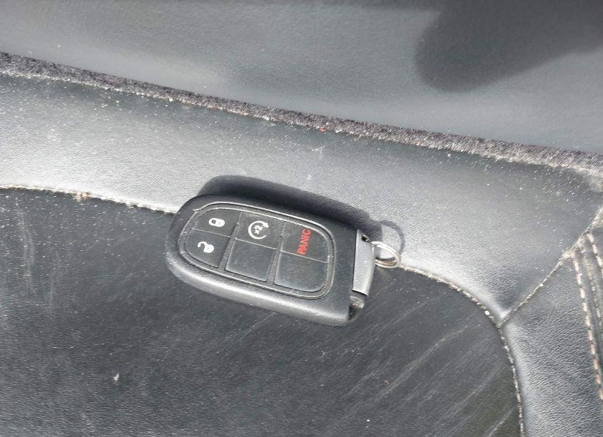 Photo 11 of 2015 Jeep Cherokee LIMITED (VIN 1C4PJLDB1FW731387)