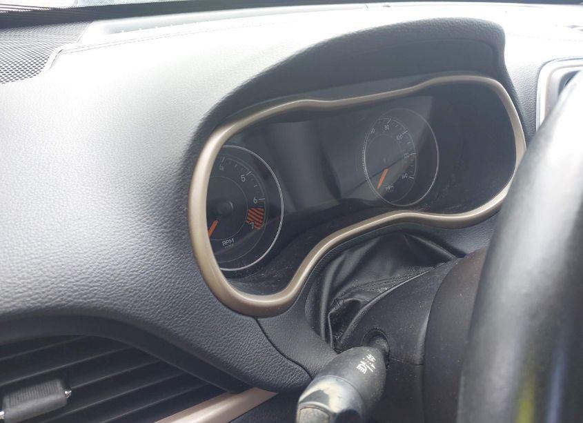 Photo 15 of 2015 Jeep Cherokee LIMITED (VIN 1C4PJLDB1FW731387)