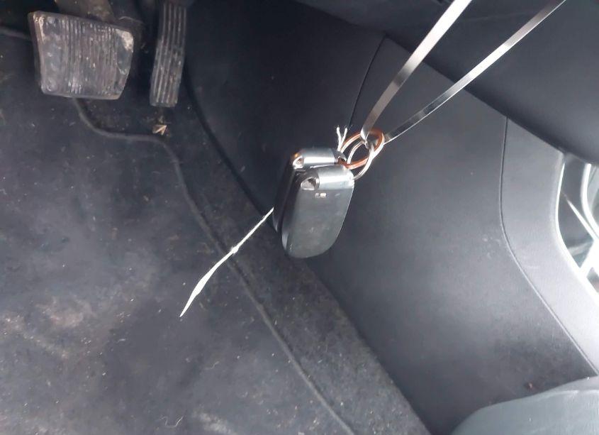 Photo 11 of 2016 Jeep Cherokee LIMITED (VIN 1C4PJLDB1GW135911)