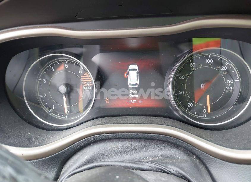 Photo 7 of 2016 Jeep Cherokee LIMITED (VIN 1C4PJLDB1GW136380)