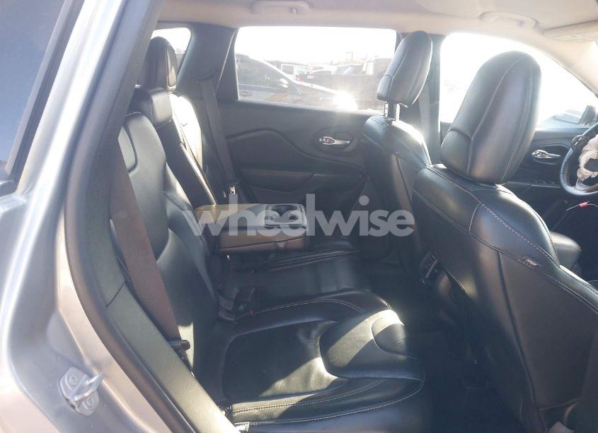 Photo 8 of 2017 Jeep Cherokee LIMITED FWD (VIN 1C4PJLDB1HW517745)