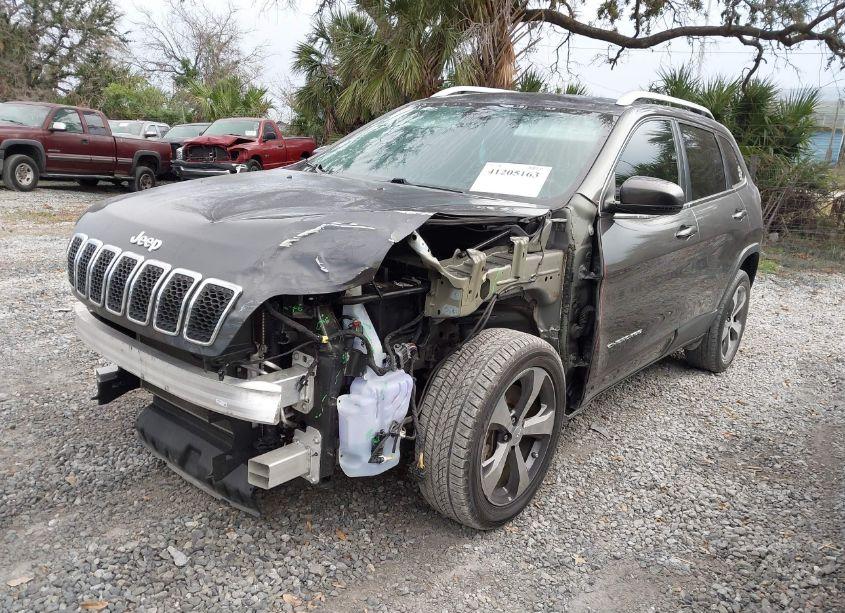 Photo 2 of 2019 Jeep Cherokee LIMITED FWD (VIN 1C4PJLDB1KD402839)