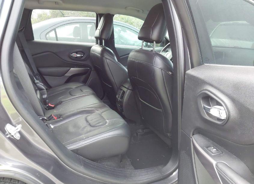 Photo 8 of 2019 Jeep Cherokee LIMITED FWD (VIN 1C4PJLDB1KD402839)