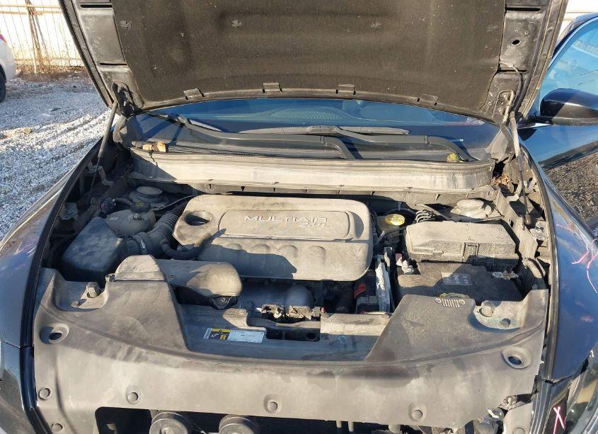 Photo 10 of 2015 Jeep Cherokee LIMITED (VIN 1C4PJLDB2FW781747)