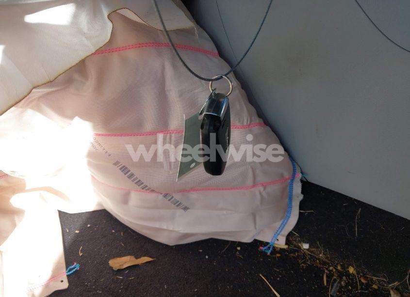 Photo 11 of 2019 Jeep Cherokee LIMITED FWD (VIN 1C4PJLDB2KD143844)