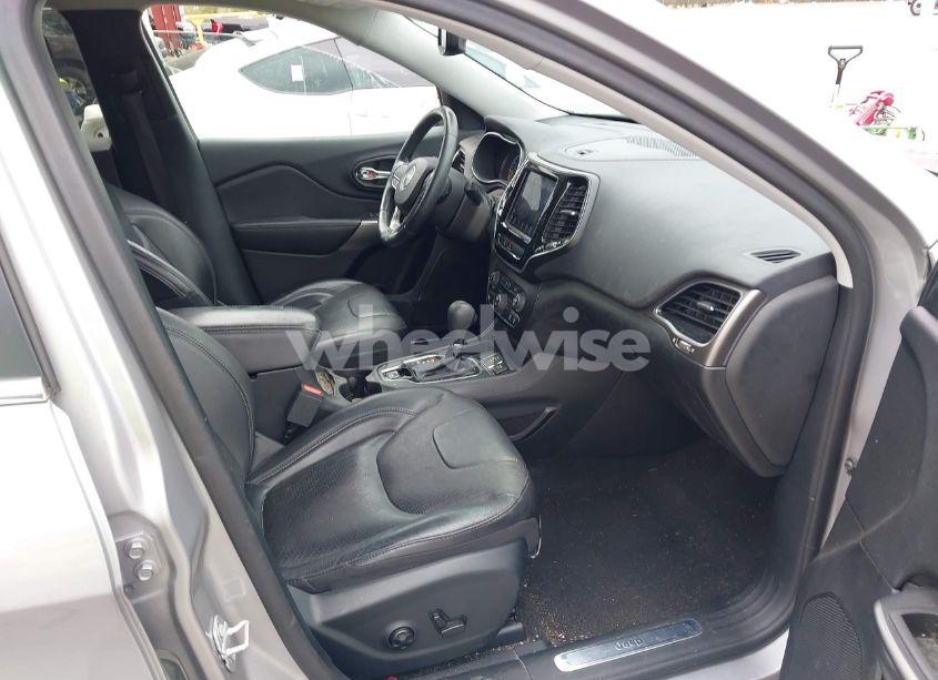 Photo 5 of 2020 Jeep Cherokee LIMITED FWD (VIN 1C4PJLDB2LD560723)