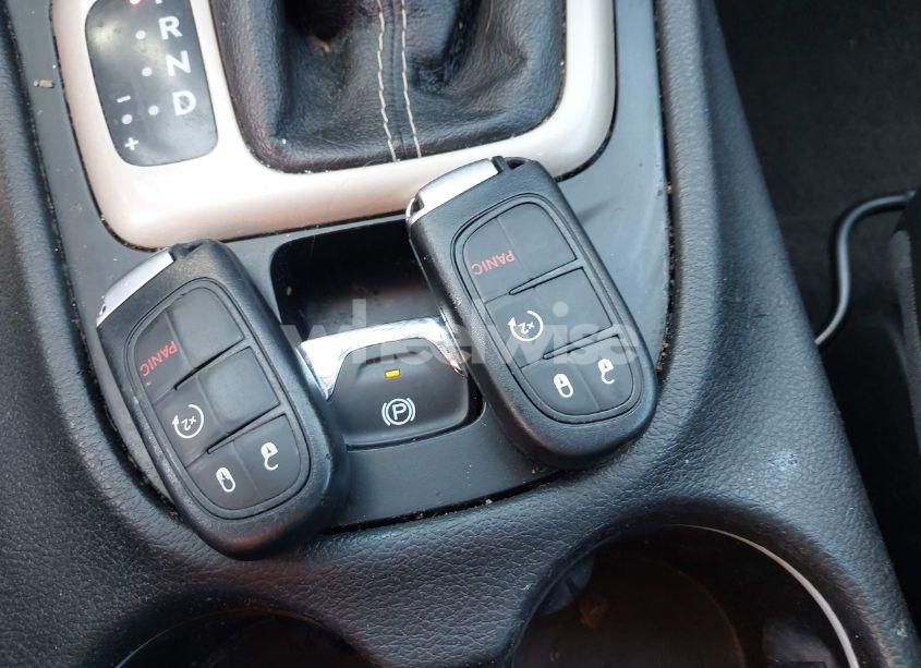 Photo 11 of 2015 Jeep Cherokee LIMITED (VIN 1C4PJLDB3FW753312)