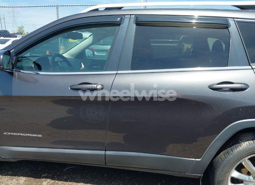 Photo 14 of 2015 Jeep Cherokee LIMITED (VIN 1C4PJLDB3FW753312)