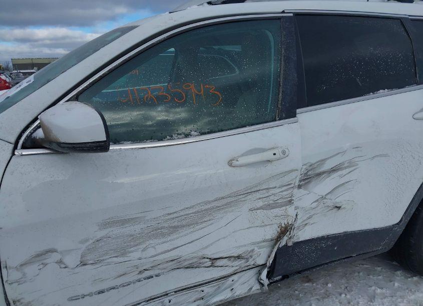 Photo 6 of 2016 Jeep Cherokee LIMITED (VIN 1C4PJLDB3GW373761)