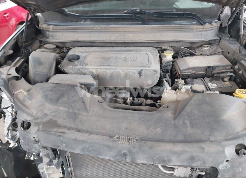 Photo 10 of 2019 Jeep Cherokee LIMITED FWD (VIN 1C4PJLDB3KD416127)