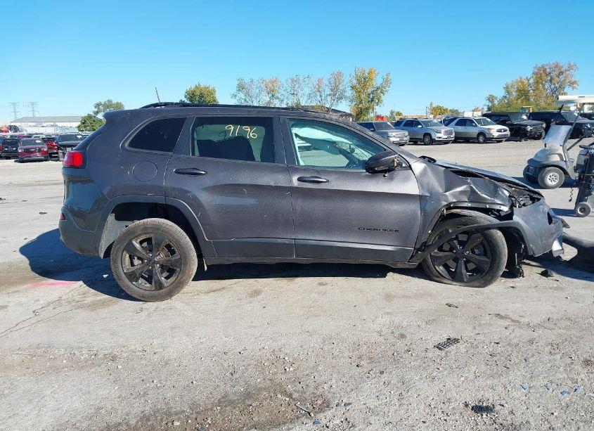 Photo 13 of 2018 Jeep Cherokee LIMITED FWD (VIN 1C4PJLDB4JD577519)