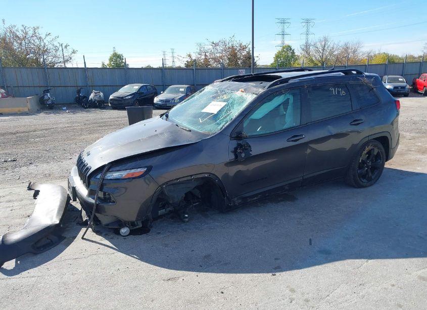 Photo 2 of 2018 Jeep Cherokee LIMITED FWD (VIN 1C4PJLDB4JD577519)