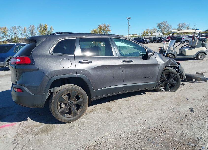 Photo 4 of 2018 Jeep Cherokee LIMITED FWD (VIN 1C4PJLDB4JD577519)