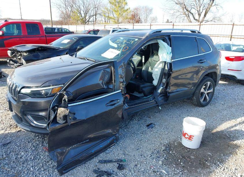 Photo 2 of 2019 Jeep Cherokee LIMITED FWD (VIN 1C4PJLDB4KD416198)