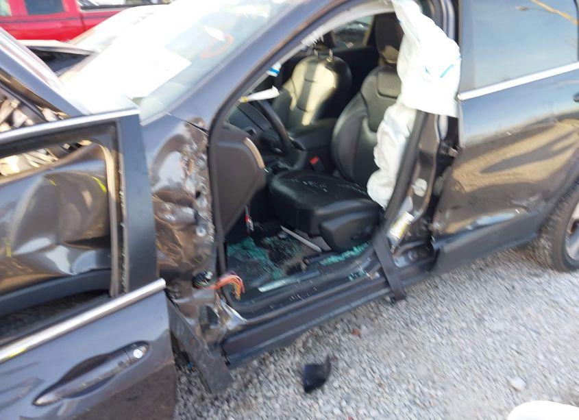 Photo 6 of 2019 Jeep Cherokee LIMITED FWD (VIN 1C4PJLDB4KD416198)