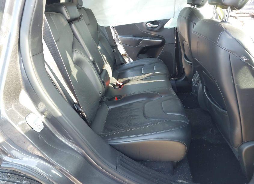 Photo 8 of 2019 Jeep Cherokee LIMITED FWD (VIN 1C4PJLDB4KD416198)