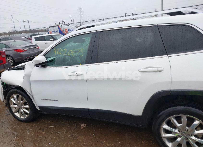 Photo 14 of 2015 Jeep Cherokee LIMITED (VIN 1C4PJLDB5FW566380)