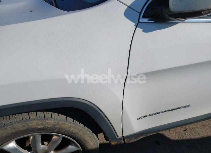 Photo 6 of 2017 Jeep Cherokee LIMITED FWD (VIN 1C4PJLDB5HW534225)