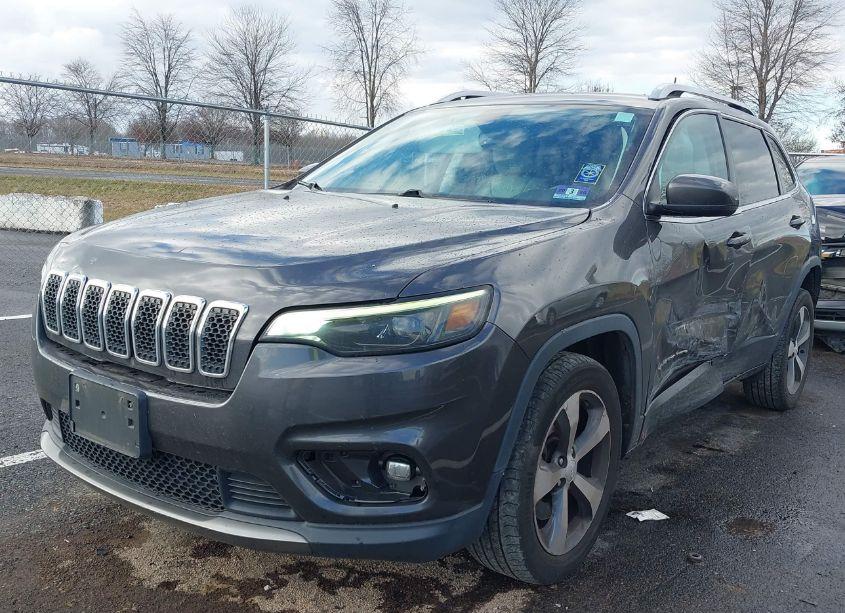 Photo 2 of 2019 Jeep Cherokee LIMITED FWD (VIN 1C4PJLDB5KD457858)