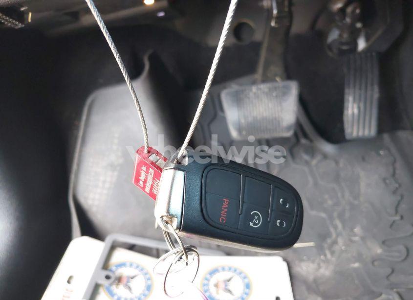 Photo 11 of 2015 Jeep Cherokee LIMITED (VIN 1C4PJLDB6FW781735)