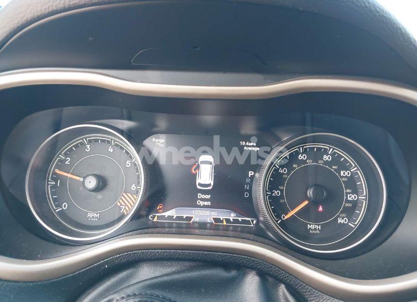 Photo 7 of 2015 Jeep Cherokee LIMITED (VIN 1C4PJLDB6FW781735)